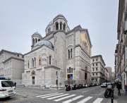 Церковь Троицы Живоначальной и Спиридона Тримифунтского, Вид вдоль ул. Сан Спиридоне, Триест, Италия, Прочие страны