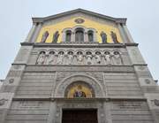 Церковь Троицы Живоначальной и Спиридона Тримифунтского, Фасад по ул. Сан Спиридоне, Триест, Италия, Прочие страны