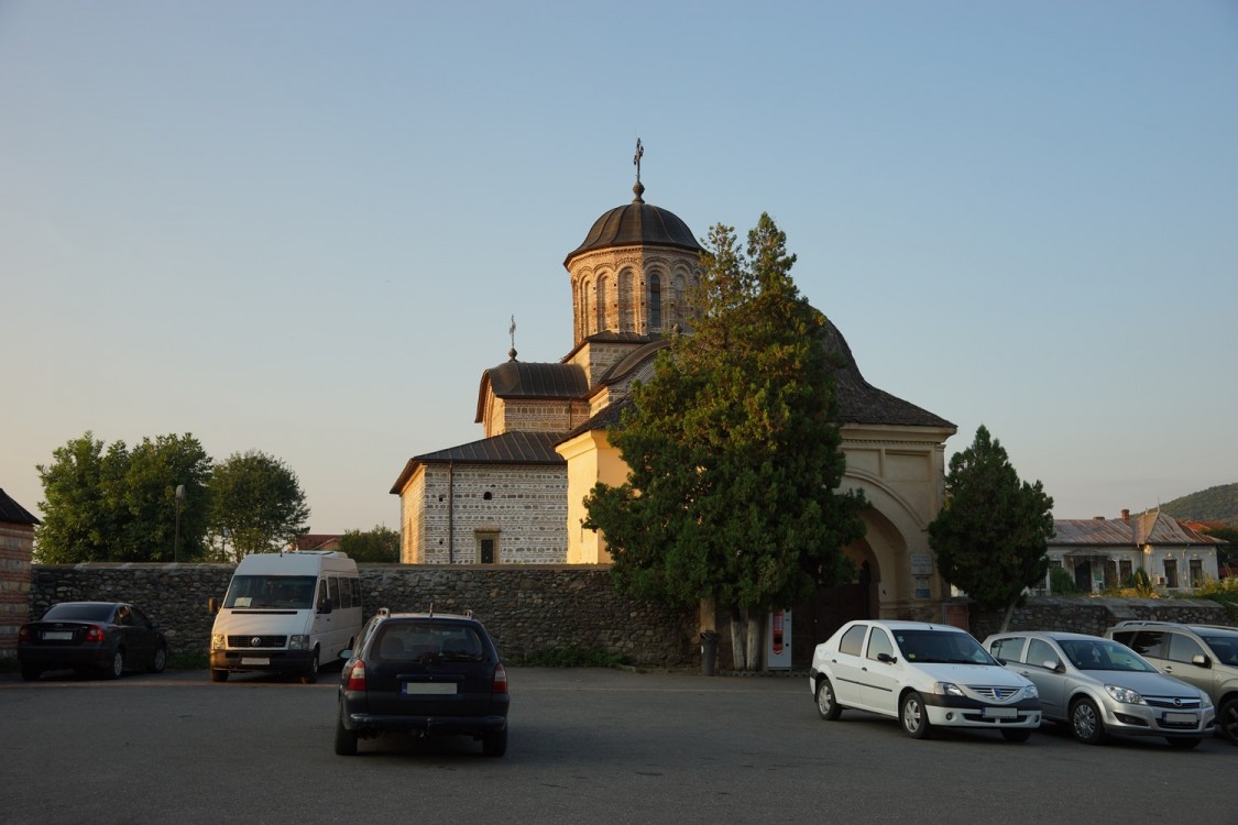 Куртя-де-Арджеш. Церковь Николая Чудотворца (