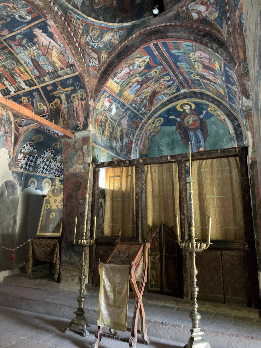 Монастырь Иоанна Лампадиста, Калопанайотис (Никосия, Кипр). интерьер и убранство