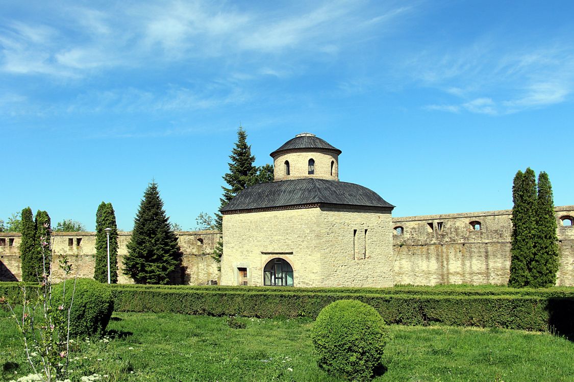 Петропавловский монастырь, Яссы (Яссы, Румыния). фасады, Монастырская кухня или возможно турецкая баня.