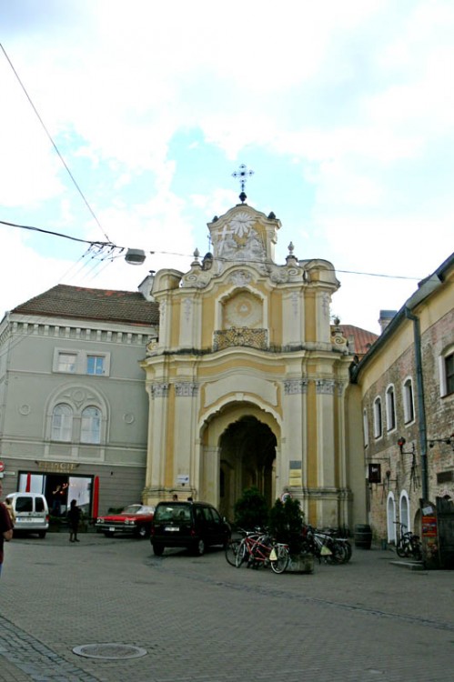 Вильнюс. Церковь Троицы Живоначальной. фасады