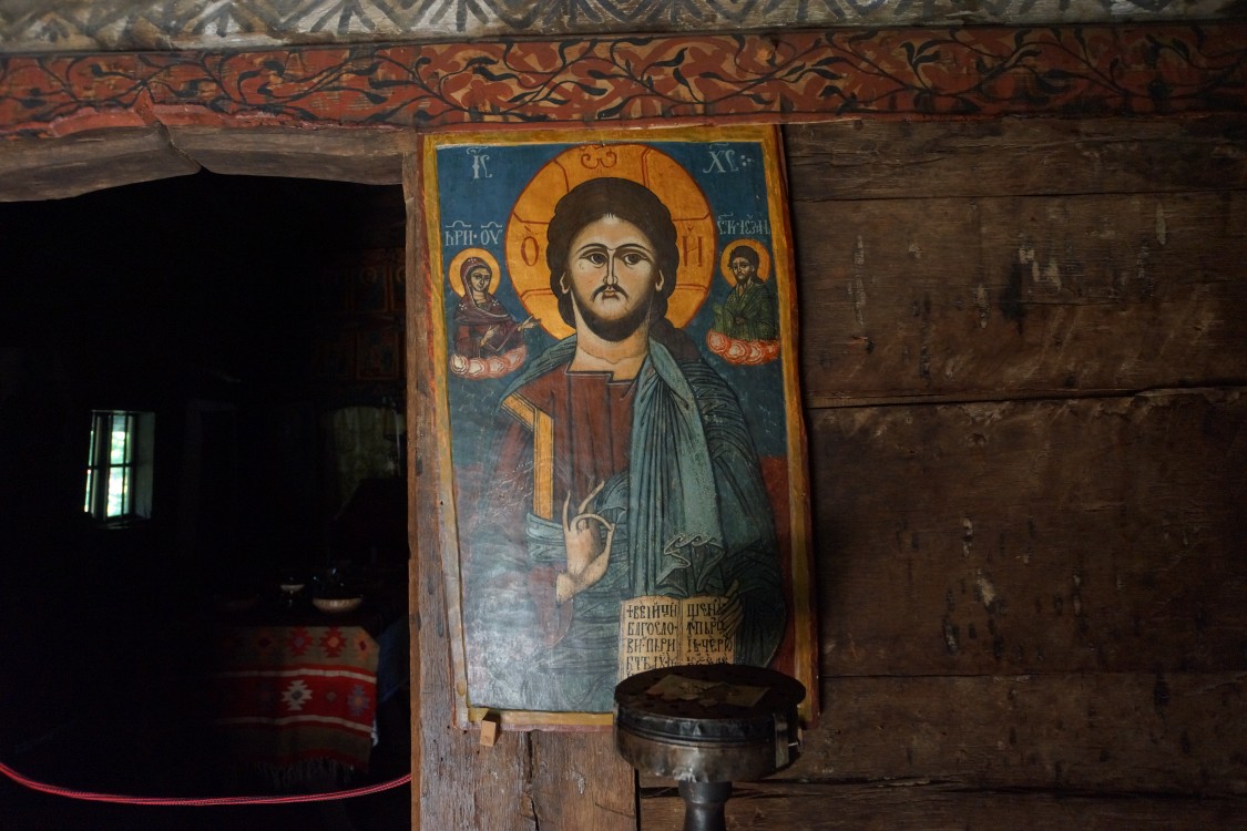 Национальный музей деревни им. Димитрие Густя. Церковь Николая Чудотворца из деревни Тимишень, Бухарест, Сектор 1 (Бухарест, Румыния). интерьер и убранство