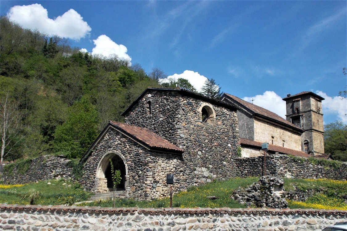 Георгиевский монастырь, Убиси (Имеретия, Грузия). фасады