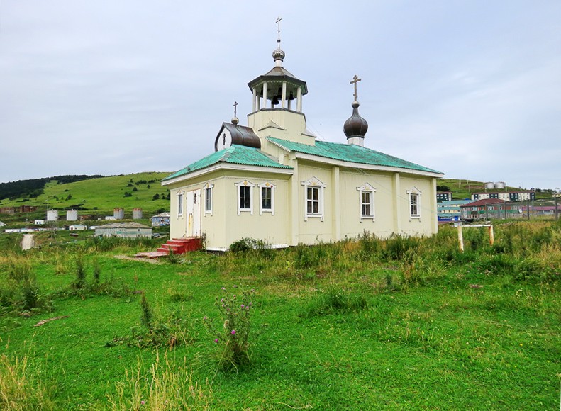 Церковь Даниила Московского, Малокурильское (Южно-Курильск, город, Сахалинская область). общий вид в ландшафте