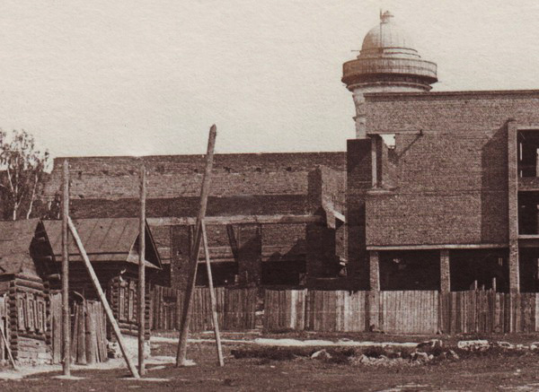 Церковь Всех Святых, Екатеринбург (Екатеринбург (МО город Екатеринбург), Свердловская область). архивная фотография, Нагорная церковь перед уничтожением и строительство клуба металлургов ВИЗа, начало 1930 гг.