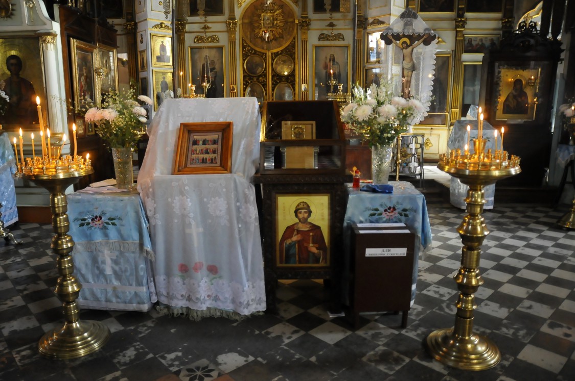 Церковь Александра Невского, Чугуретский район (Тбилиси, город, Грузия). интерьер и убранство