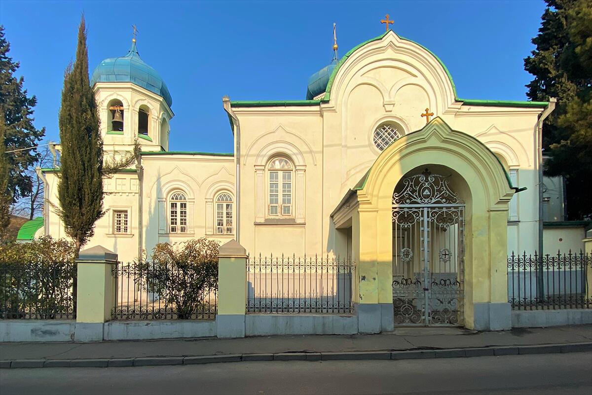 Церковь Александра Невского, Чугуретский район (Тбилиси, город, Грузия). фасады, Вид с юга через улицу Марджанишвили