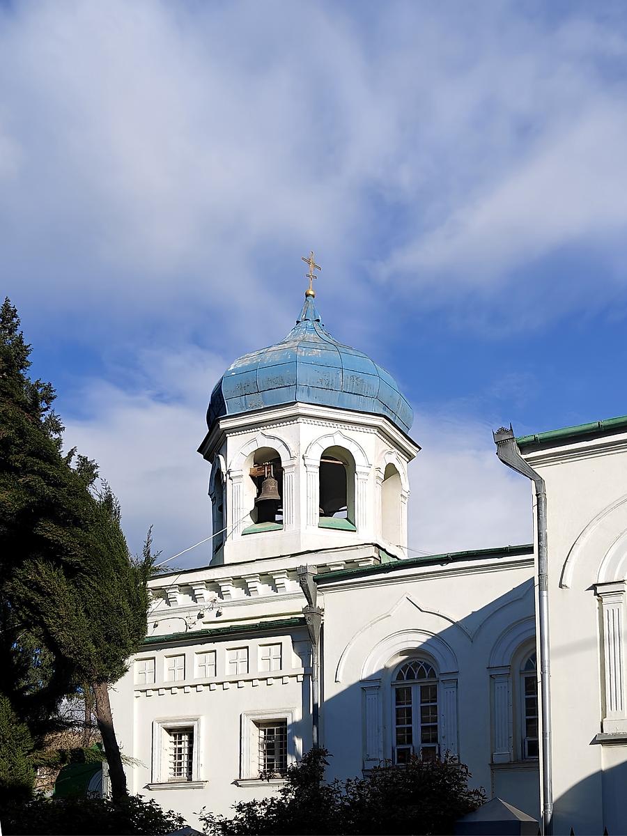 Колокольня, верхняя часть, архитектурные детали. Церковь Александра Невского, Чугуретский район (Тбилиси, город, Грузия)