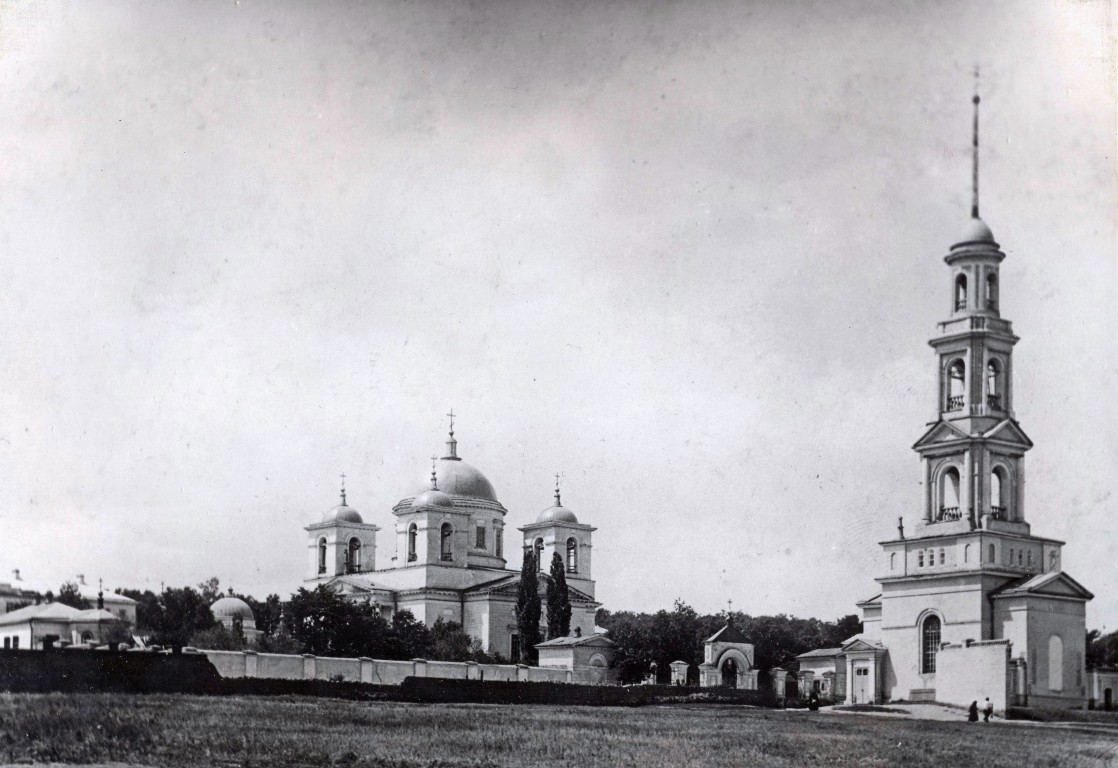Спасо-Преображенский мужской монастырь. Собор Преображения Господня, Саратов (Саратов, город, Саратовская область). архивная фотография, Фотоснимок монастыря сделанный в 1880-е годы. Фото с дореволюционной фотографии.