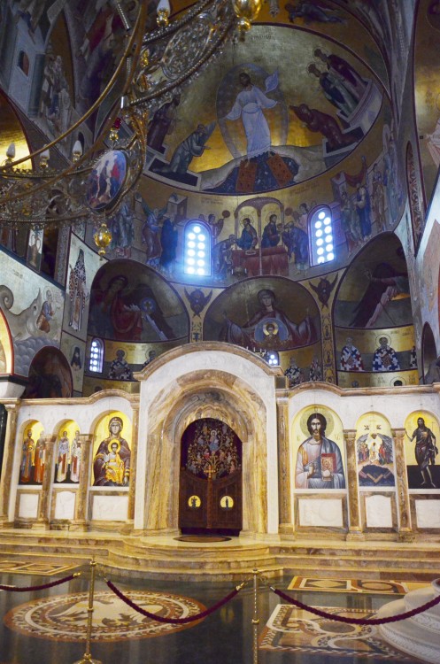 Кафедральный собор Воскресения Христова, Подгорица (Черногория, Прочие страны). интерьер и убранство