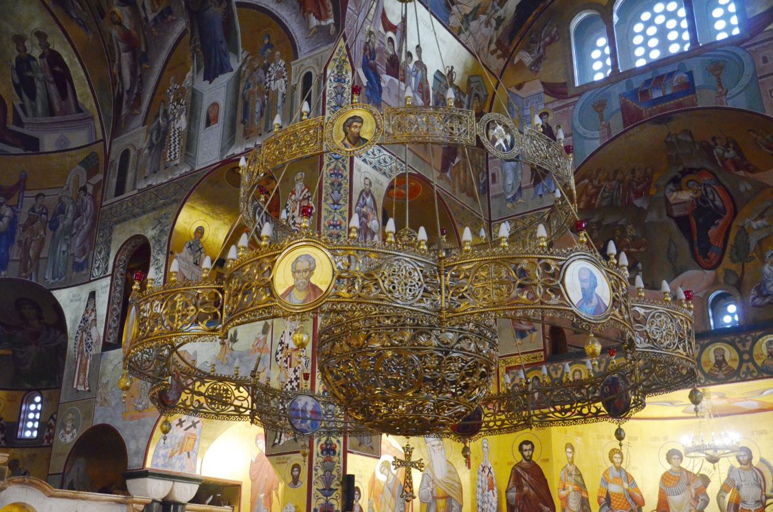 Кафедральный собор Воскресения Христова, Подгорица (Черногория, Прочие страны). интерьер и убранство