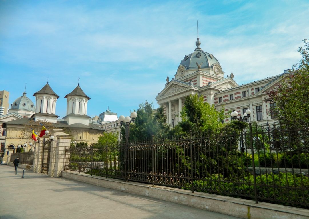 Церковь Трёх Святителей, Бухарест, Сектор 3 (Бухарест, Румыния). фасады