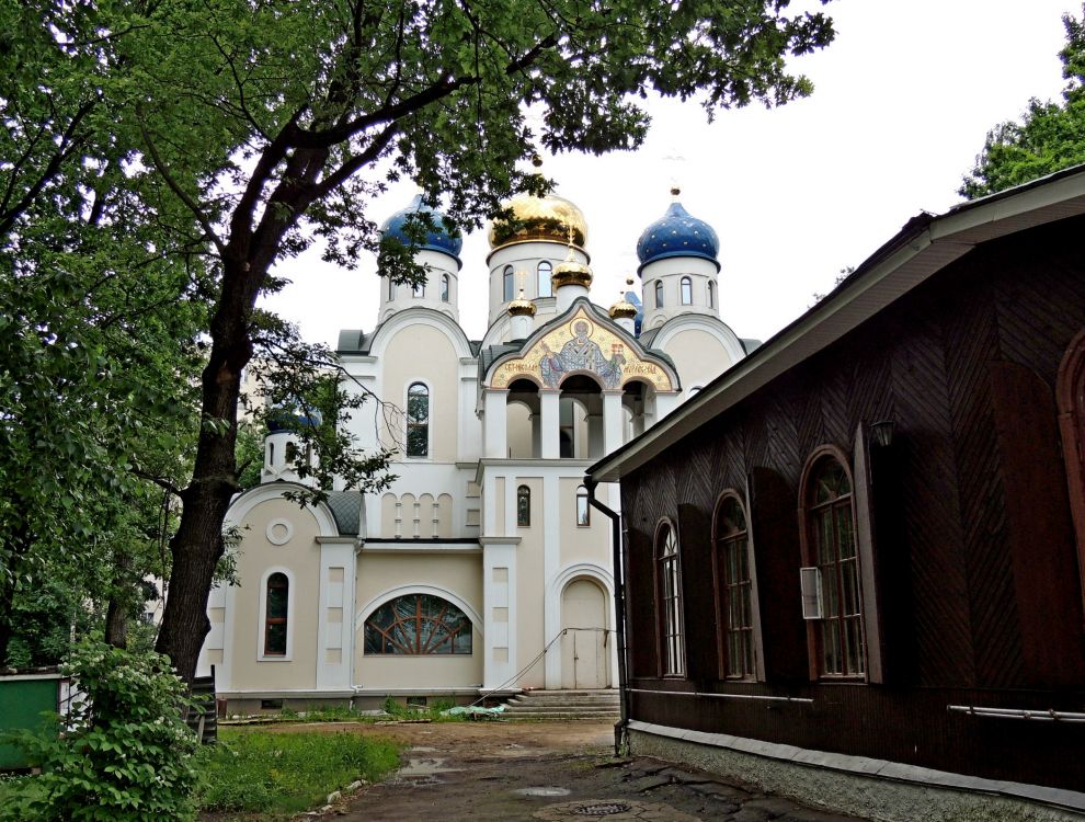 Церковь Николая Чудотворца в Бирюлёве, Бирюлёво Западное (Южный административный округ (ЮАО), г. Москва). фасады, Западный фасад новой церкви Николая Чудотворца в Бирюлево в Москве.