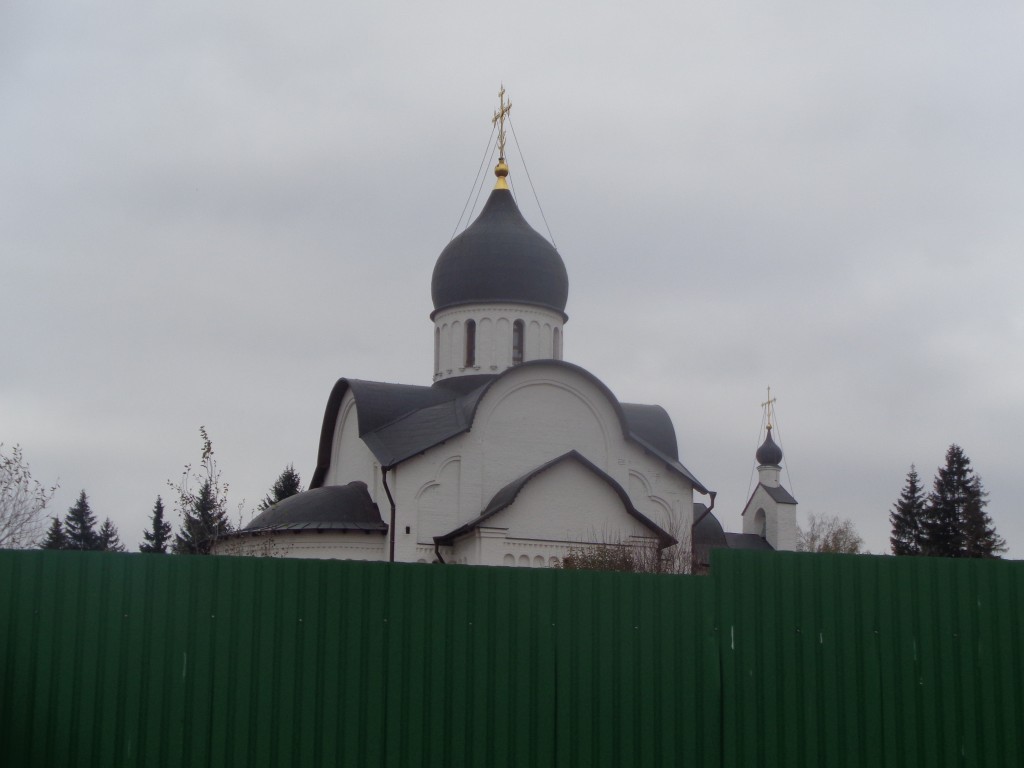 Церковь Новомучеников и исповедников Церкви Русской, Митрополье (Пушкинский район и гг. Ивантеевка, Королёв, Московская область). фасады