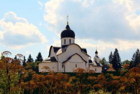 Митрополье. Церковь Новомучеников и исповедников Церкви Русской