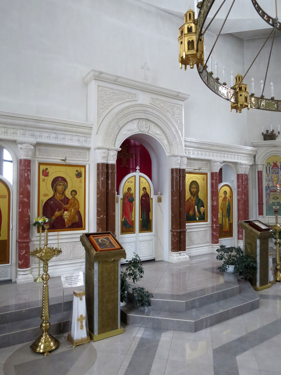 Церковь Успения Пресвятой Богородицы, Челюскинский (Пушкинский район и гг. Ивантеевка, Королёв, Московская область). интерьер и убранство, Царские врата