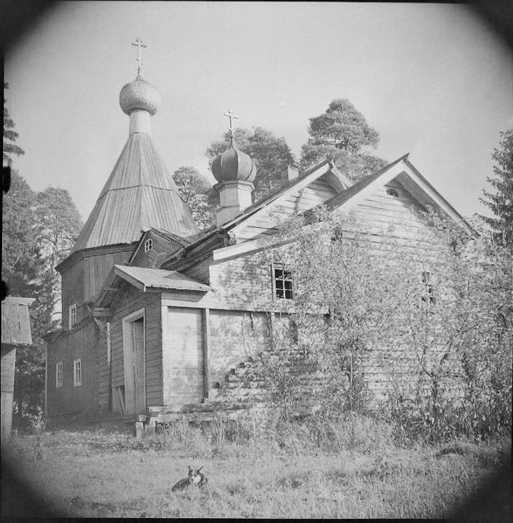 Общий вид с северо-запада. Фото Ополовникова А. В. 1946 г. из коллекции ГНИМА. (ГК № 67561392), архивная фотография. Церковь Казанской иконы Божией Матери, Росляково (Пудожский район, Республика Карелия)