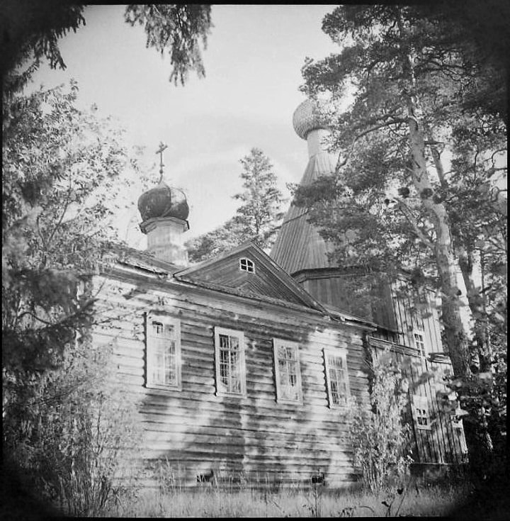 Южный фасад. Фото Ополовникова А. В. 1946 г. из коллекции ГНИМА. (ГК № 67561401), архивная фотография. Церковь Казанской иконы Божией Матери, Росляково (Пудожский район, Республика Карелия)