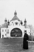 Пляшевая. Свято-Георгиевский мужской монастырь на Казацких могилах. Церковь Георгия Победоносца