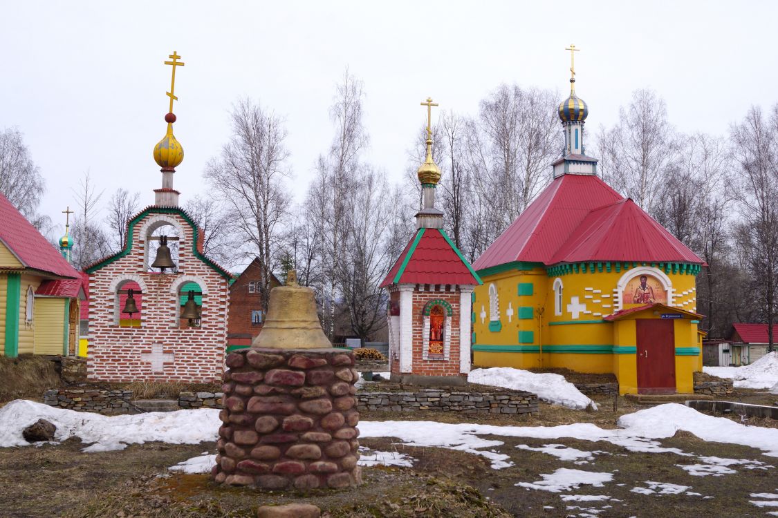 Аша. Богородице-Одигитриевское православное сестричество милосердия. Часовня Царственных страстотерпцев. фасады