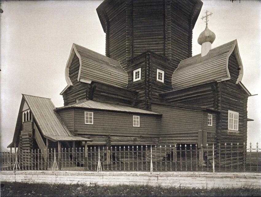 Церковь Вознесения Господня, Артюшинская (Конецгорье) (Виноградовский район, Архангельская область). архивная фотография, Вид на храм с юго-запада. Фотография художника В.М. Владимирова, 1913-1915 гг. Из фондов Государственного музея архитектуры (Москва) 
