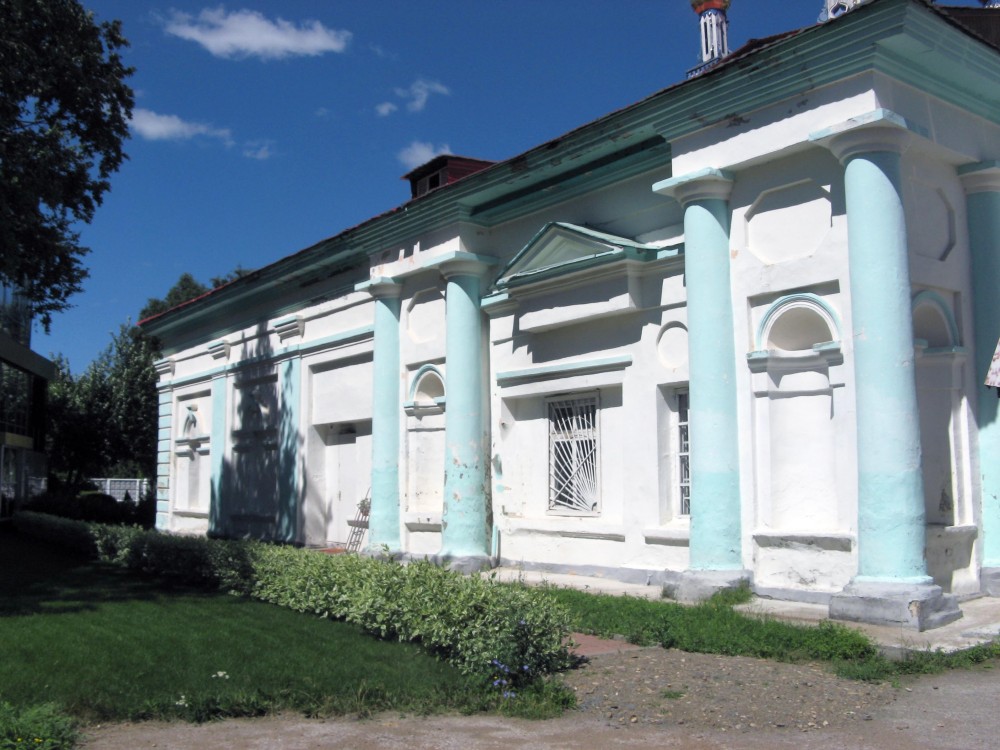Церковь Димитрия Солунского, Сим (Ашинский район, Челябинская область). фасады, Южный фасад церкви