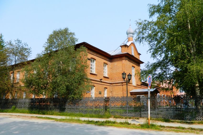 Берёзово. Неизвестная церковь при Березовской второклассной женской школе. фасады