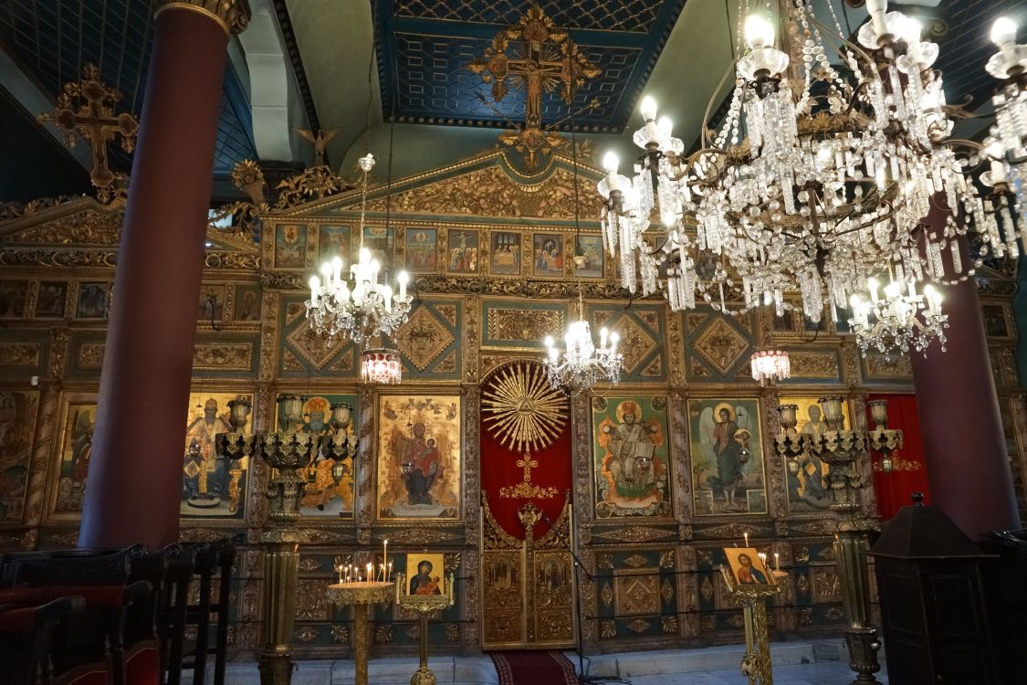 Церковь Афанасия Великого, Варна (Варненская область, Болгария). интерьер и убранство, Иконостас