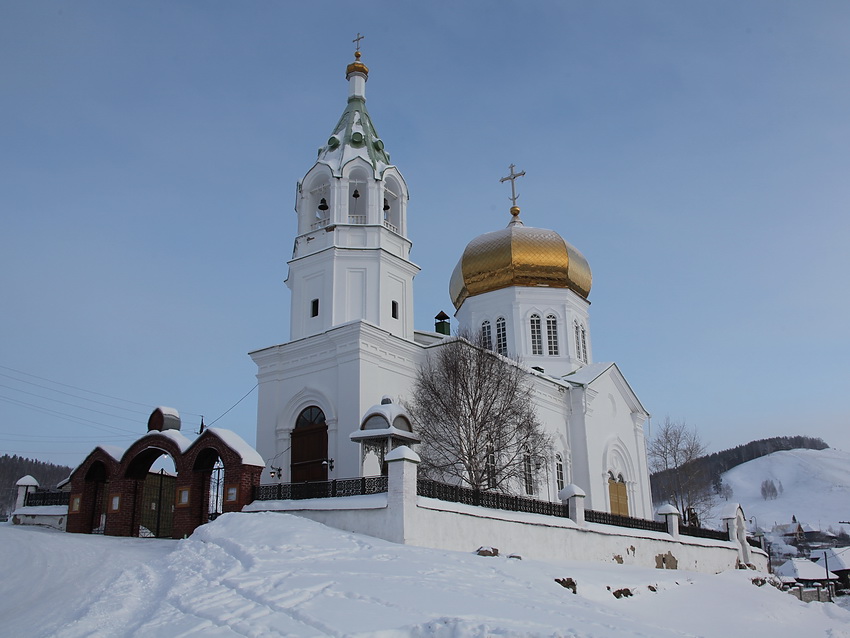 Сыростан. Церковь Воздвижения Креста Господня. фасады