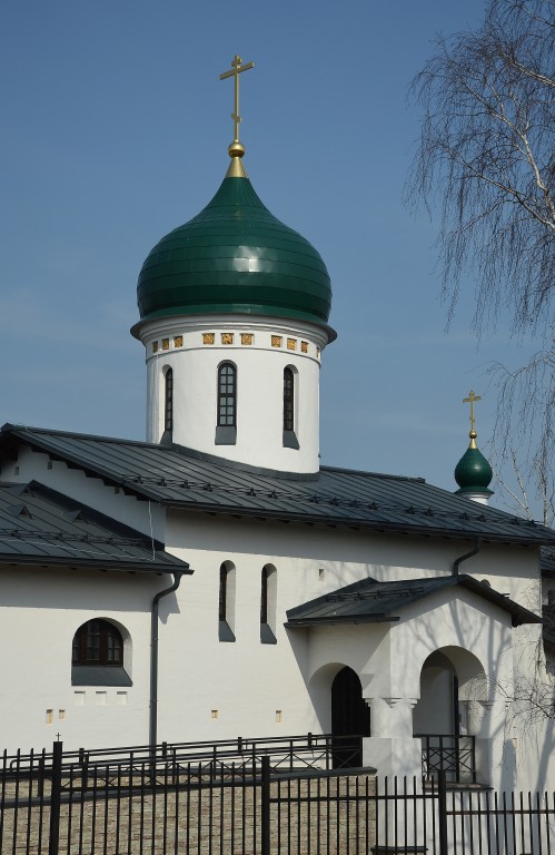 Косино-Ухтомский. Церковь Серафима Саровского в Кожухове. художественные фотографии