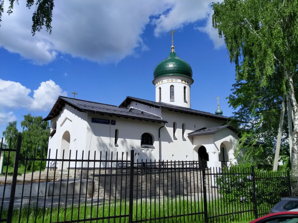Церковь Серафима Саровского в Кожухове, Косино-Ухтомский (Восточный административный округ (ВАО), г. Москва). фасады