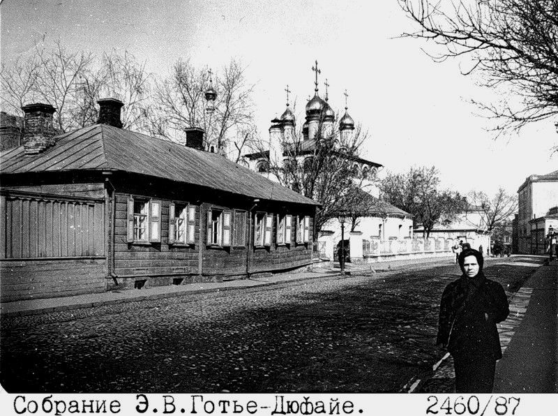 Церковь Усекновения главы Иоанна Предтечи, что в Старой Конюшенной слободе, Хамовники (Центральный административный округ (ЦАО), г. Москва). архивная фотография, Фото с сайта http://sontucio.livejournal.com