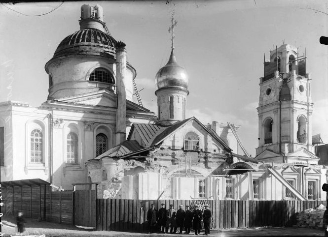 Церковь Николая Чудотворца, что в Мясниках, Красносельский (Центральный административный округ (ЦАО), г. Москва). архивная фотография, Общий вид с северной стороны в момент разборки. Фото 1928 г. из коллекции ГНИМА; Госкаталог №25914714