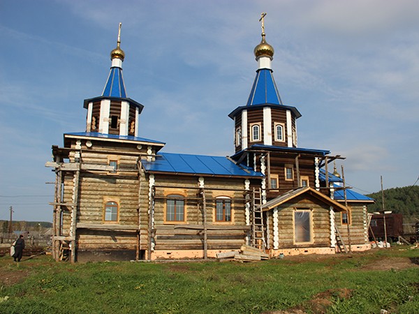 Церковь Троицы Живоначальной, Шемаха (Нязепетровский район, Челябинская область). общий вид в ландшафте