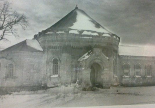 Церковь Покрова Пресвятой Богородицы, Ира (Кирсановский район и г. Кирсанов, Тамбовская область). архивная фотография, Покровский храм, вид в советские годы. Источник: приходской сайт храма, http://pocrovskiihram.ru/