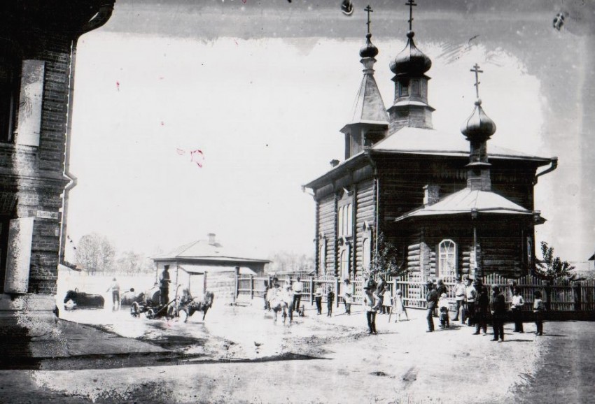 Церковь Покрова Пресвятой Богородицы (старая), Минусинск (Минусинск, город, Красноярский край). архивная фотография, Фото с сайта http://vtruda.ru/obshchestvo/istoriya/minusinskie-ulicy-na-bukvu-k-14-07-2015