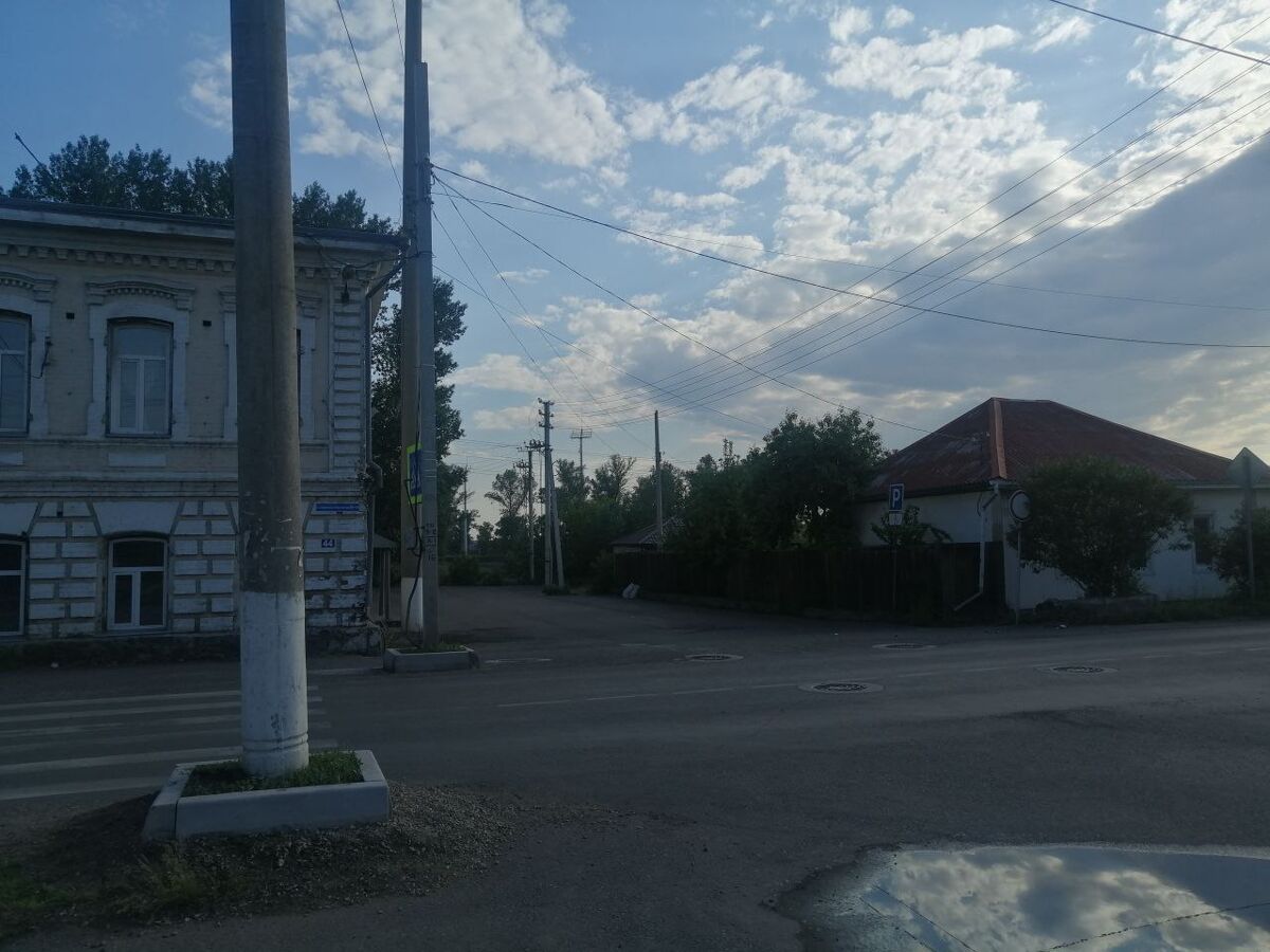 Церковь Покрова Пресвятой Богородицы (старая), Минусинск (Минусинск, город, Красноярский край). дополнительная информация, Место, где стояла церковь (справа).