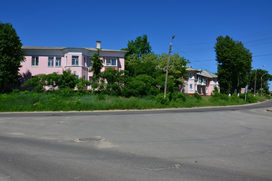 Церковь Покрова Пресвятой Богородицы и Николая Чудотворца, Клинцы (Клинцы, город, Брянская область). общий вид в ландшафте, Церковное место