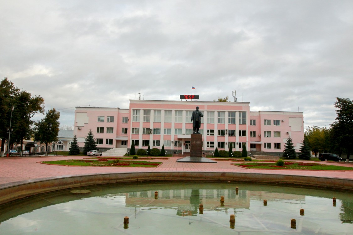 Церковь Рождества Христова, Муром (Муромский район и г. Муром, Владимирская область). фасады, На месте церкви теперь фонтан и памятник Ленину
