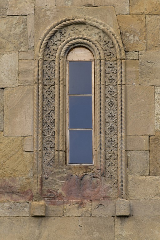 Тигва. Церковь Рождества Пресвятой Богородицы. архитектурные детали, южное окно