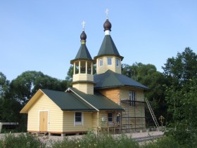 Камельгино. Церковь Трех Святителей