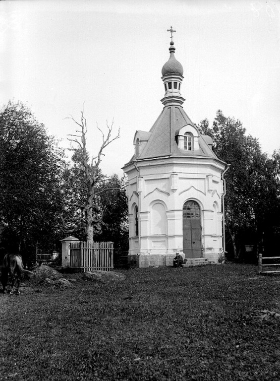 Часовня Параскевы Пятницы, Ильеши (Волосовский район, Ленинградская область). архивная фотография, Фото с сайта https://ru.wiki2.org/wiki/%D0%98%D0%BB%D1%8C%D0%B5%D1%88%D0%B8