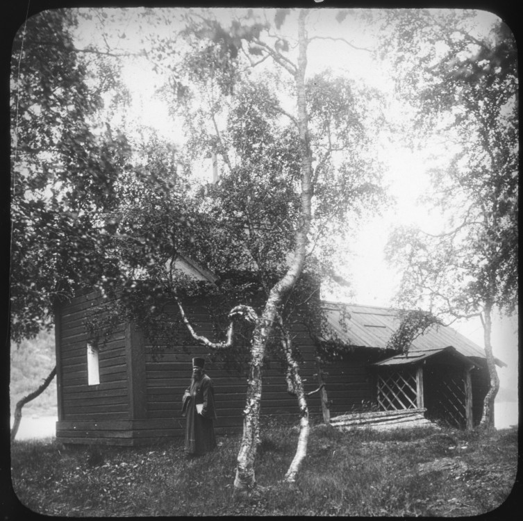Церковь Бориса и Глеба (старая), Борисоглебский (Пазрека, Пазрецкий погост) (Печенгский район, Мурманская область). архивная фотография, 1897-1900 - Священник Щеколдин (умер в 1916). Фотограф Ellisif Rannveig Wessel. Из фондов 