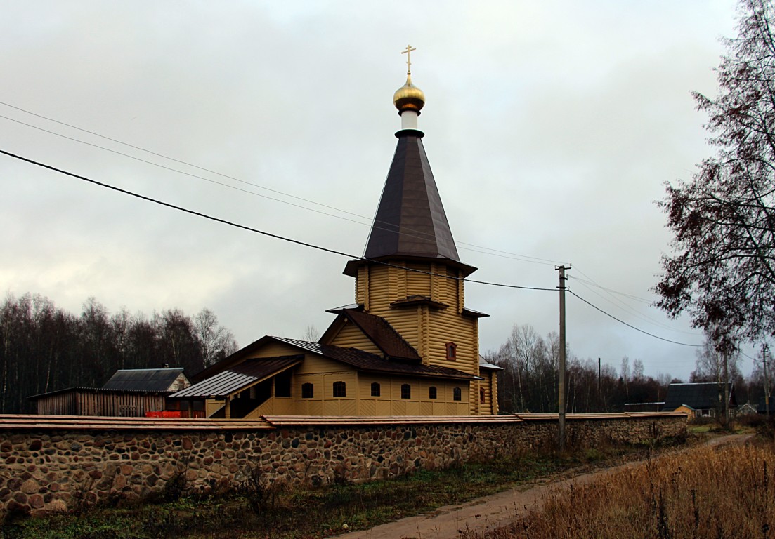 Церковь Успения Пресвятой Богородицы (новая), Лосицы (Плюсский район, Псковская область). фасады