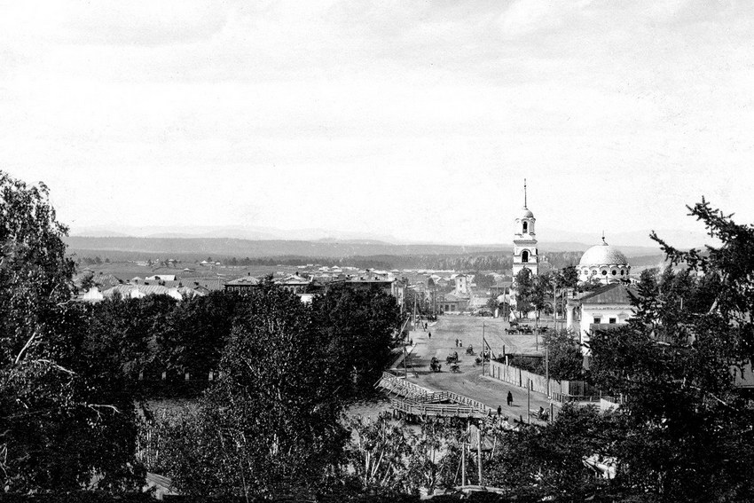 Церковь Петра и Павла, Миасс (Миасс, город, Челябинская область). архивная фотография, Дореволюционное фото. Источник: russiahistory.ru/miass