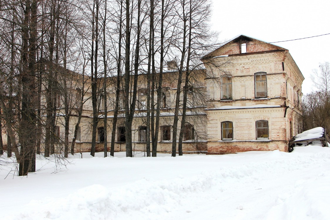 Яранский Знаменско-Мариинский женский монастырь, Знаменка (Яранский район, Кировская область). дополнительная информация, Здание монастыря