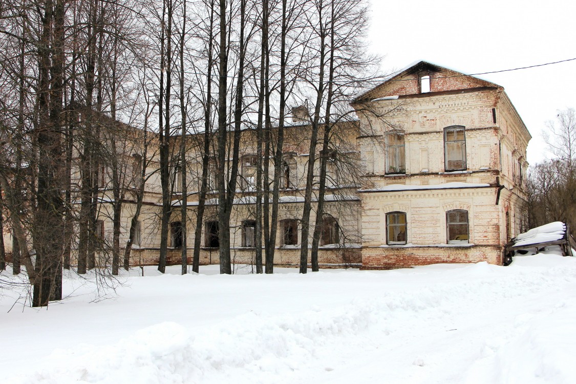 Знаменка. Яранский Знаменско-Мариинский женский монастырь. дополнительная информация, Здание монастыря