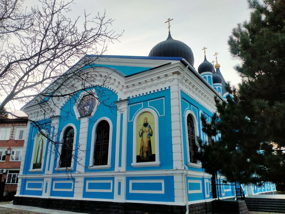 Лабинск. Кафедральный собор Успения Пресвятой Богородицы. архитектурные детали, Вид на алтарную часть