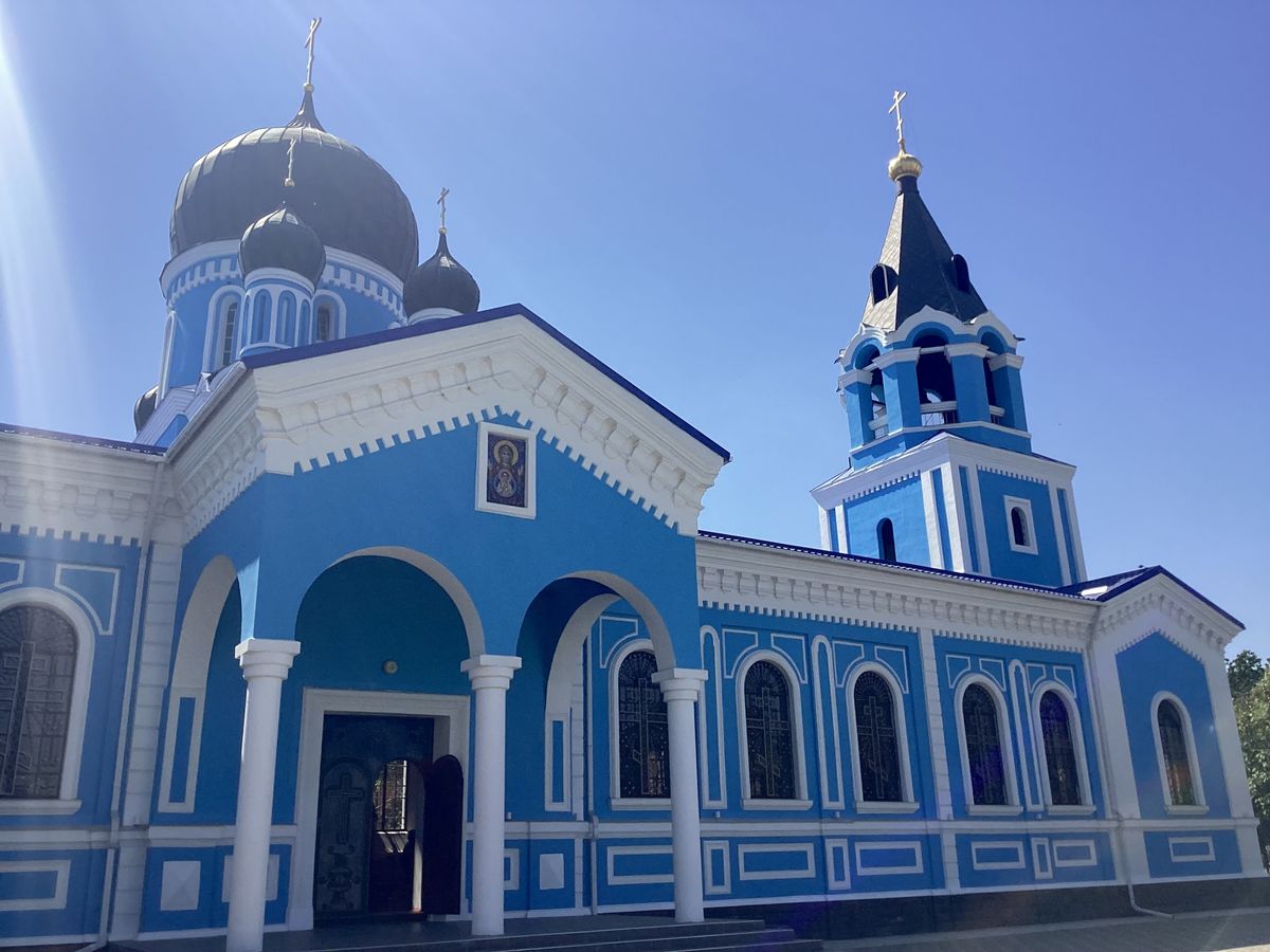 Вид с северо-востока, фасады. Кафедральный собор Успения Пресвятой Богородицы, Лабинск (Лабинский район, Краснодарский край)